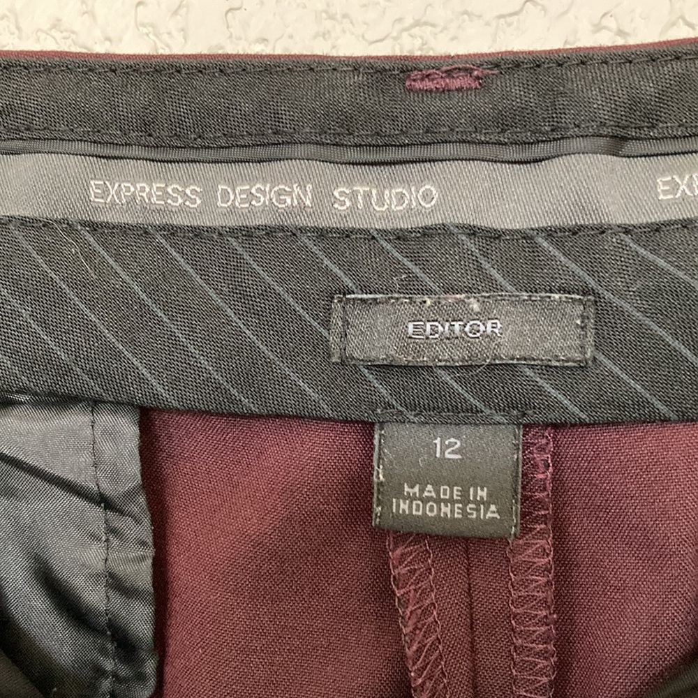 Shorts - Picture 2 of 3